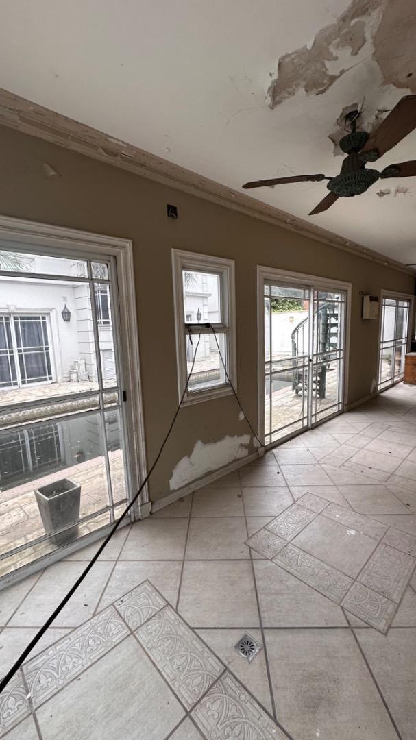 CASA 7 AMB CON PILETA EN VILLA LUZURIAGA - ESTILO FRANCÉS