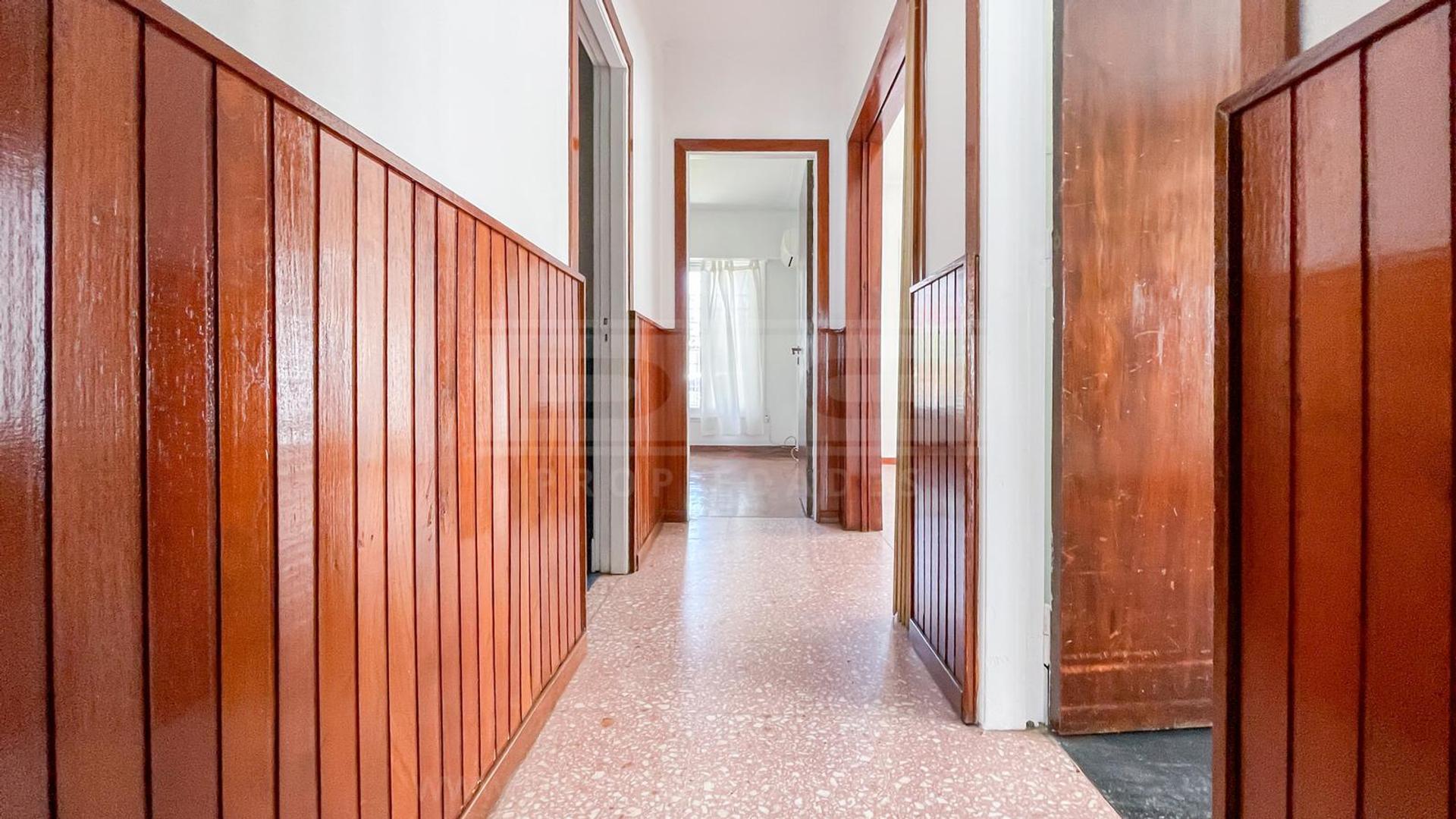 Casa en Alquiler con 1 cochera