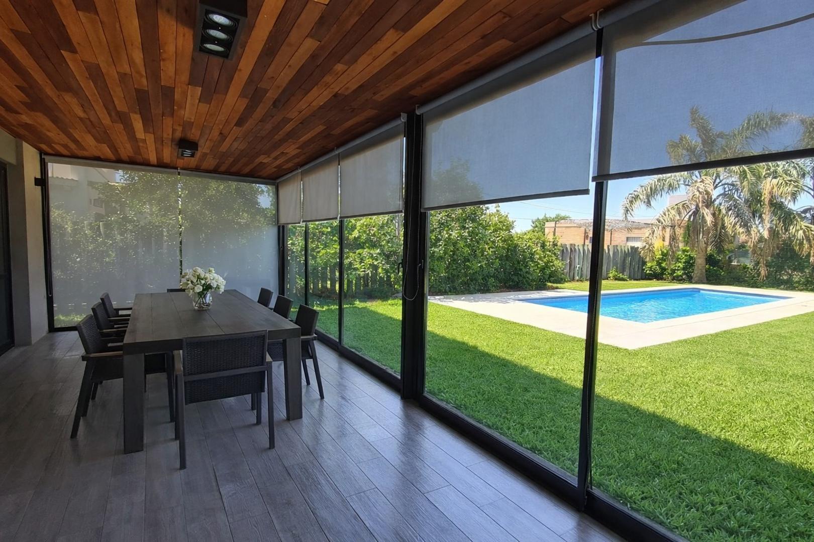 Moderna Casa Con Pileta, Jacuzzi Y Quincho