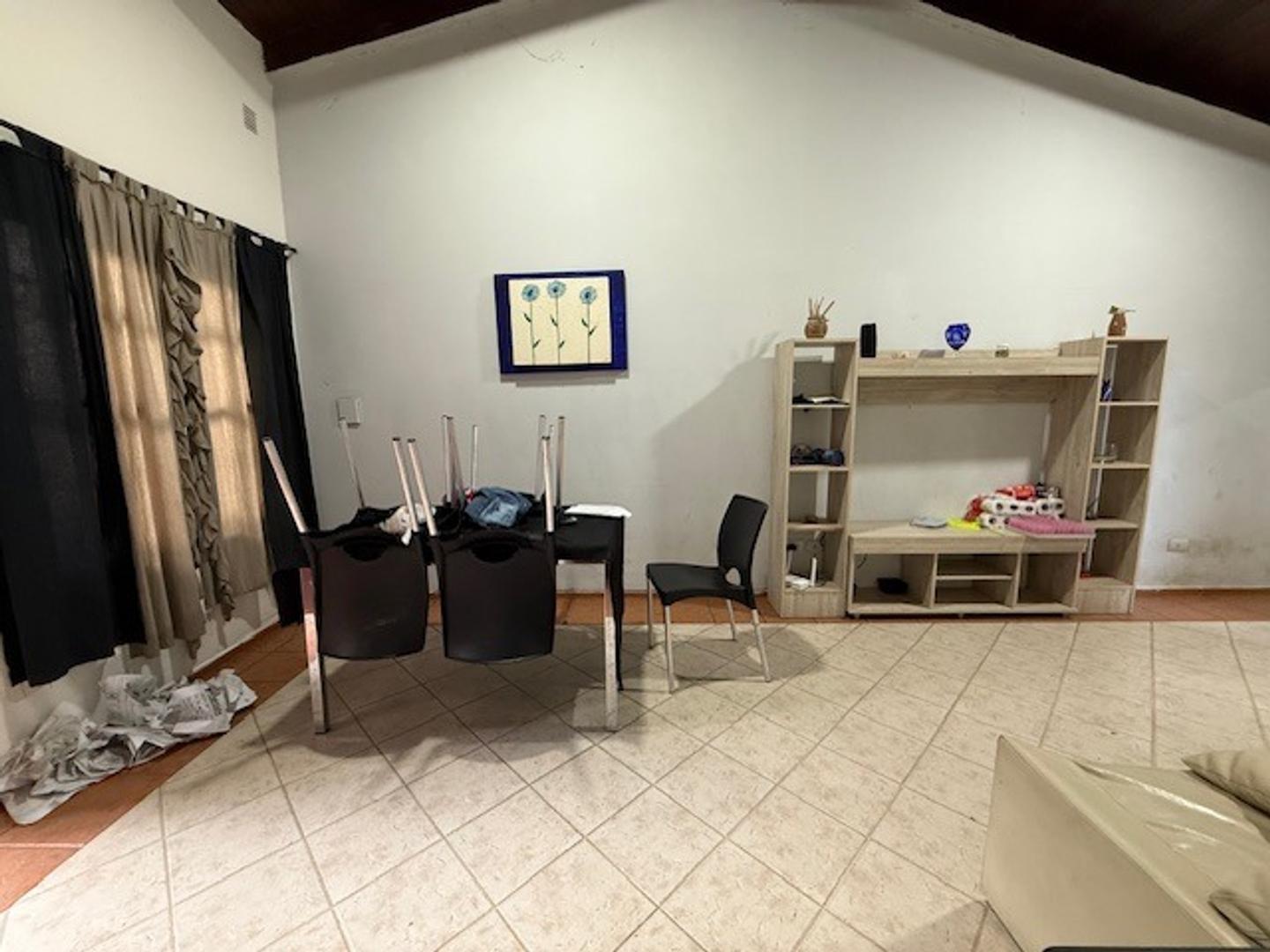 Casa en Venta 3 dormitorios jardín verde cochera