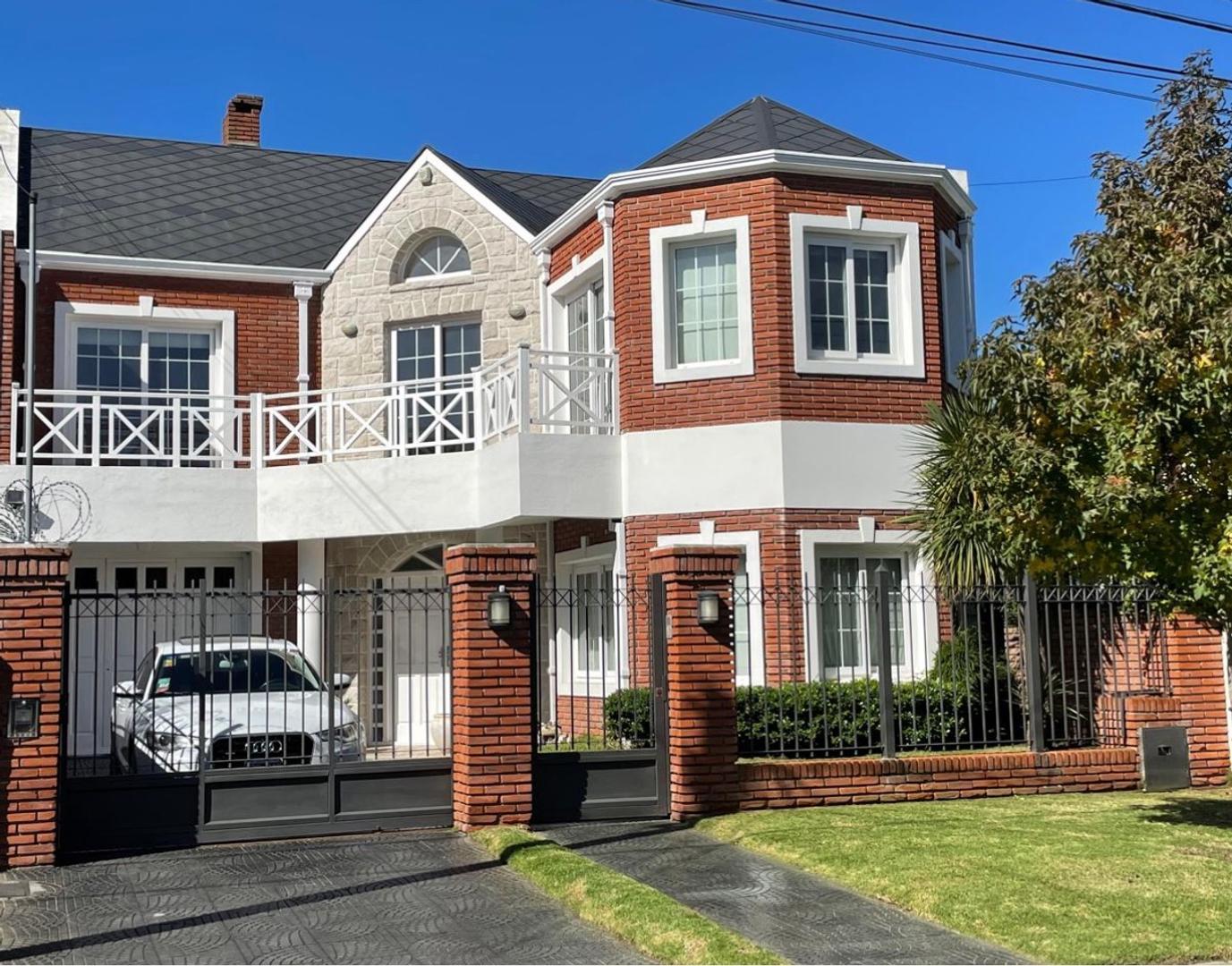 Chalet 6 Amb., sum, gge vs vehiculos y amplio PARQUE.