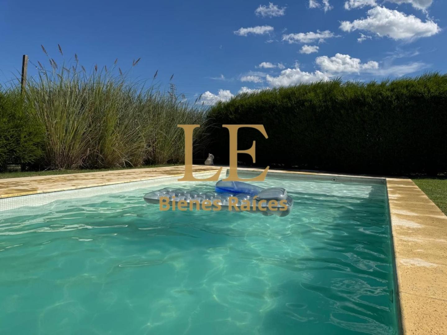 Casa en Venta con 5 cocheras