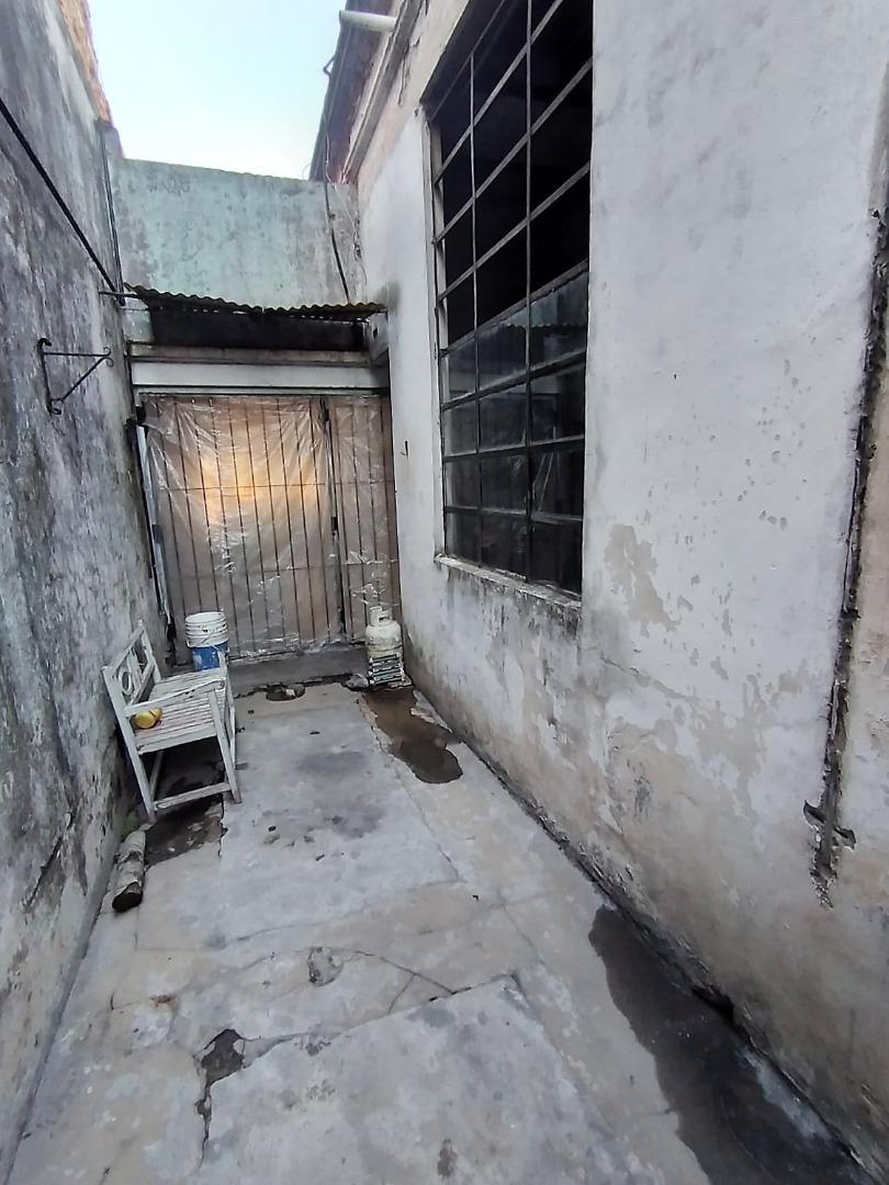 CASA MAS LOCAL TIPO ORIGINAL Y ESTILO, A RECICLAR