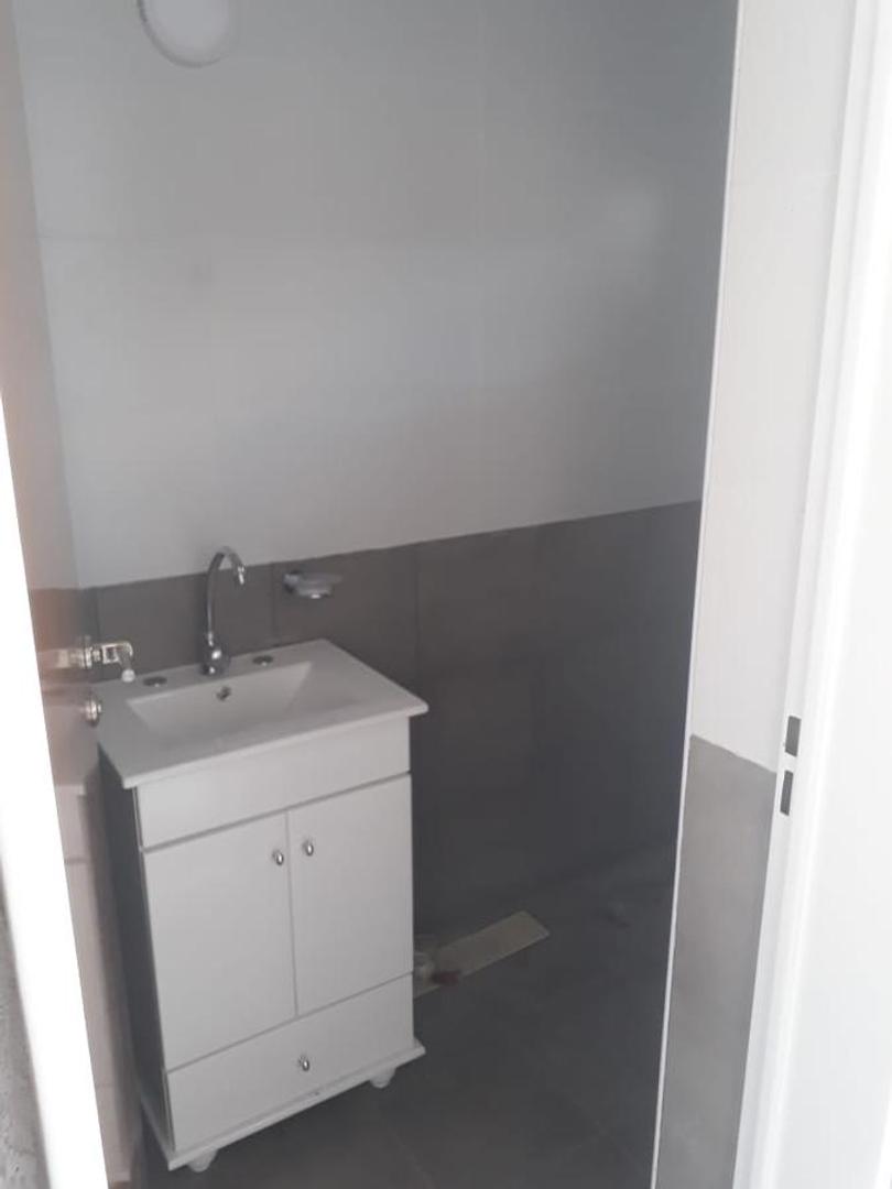 Oficina 2 ambientes con 1 baño