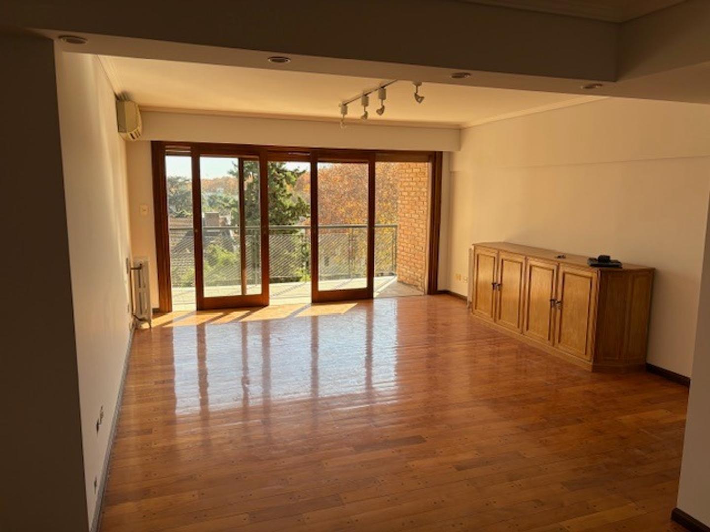 Departamento 4 ambientes con 3 baños