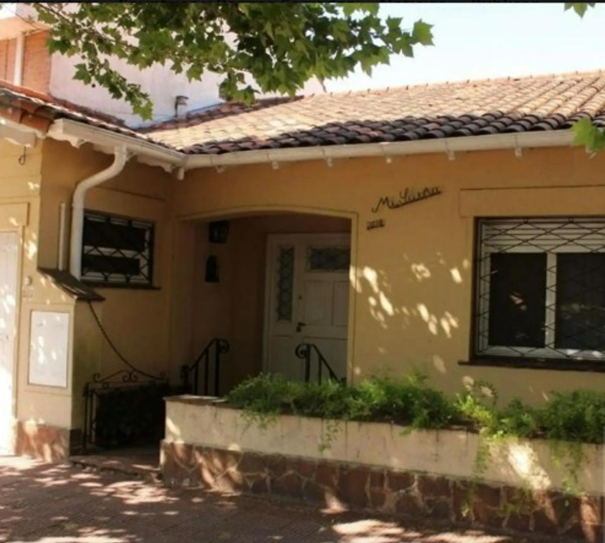 VENTA DE CASA EN LOTE PROPIO, ZONA RESIDENCIAL MARTINEZ,