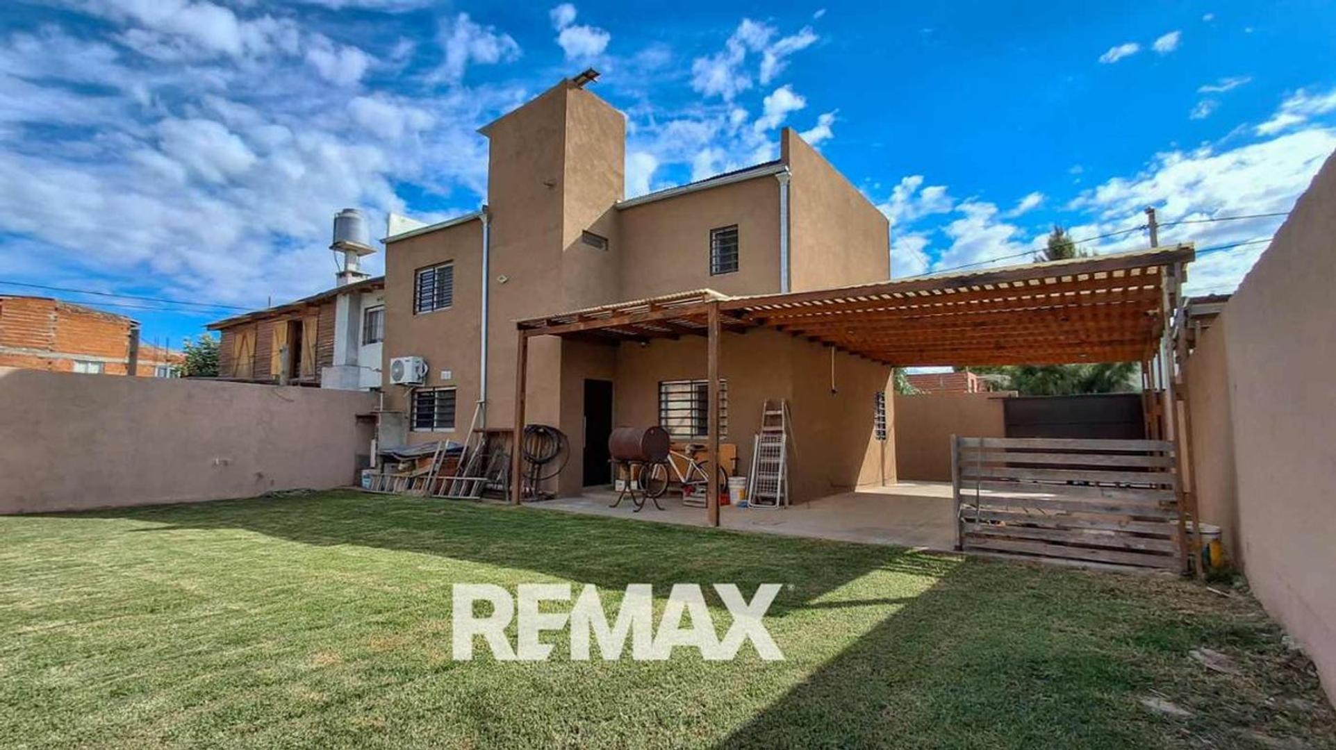 Venta casa 3 dorm. jardin 3 coch derqui pilar.