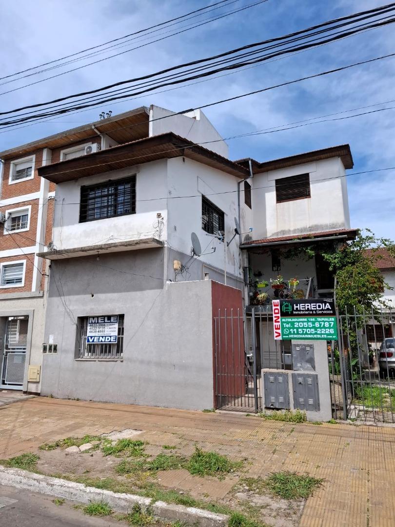 PH 2 AMB., PLANTA BAJA FRENTE, C/PATIO. EXCELENTE UBICACIÓN