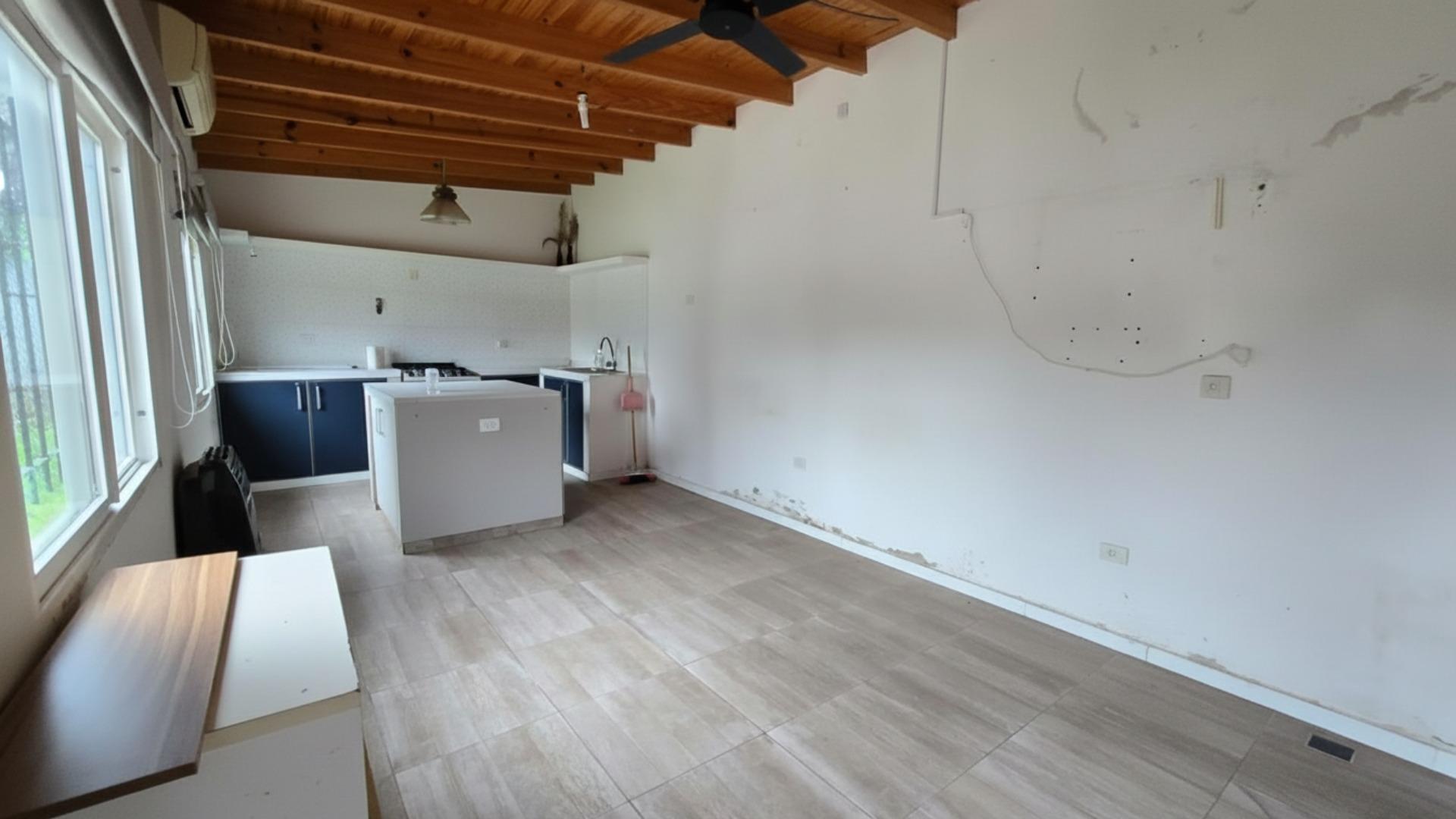 Depto Tipo Casa en Alquiler de 4 ambientes