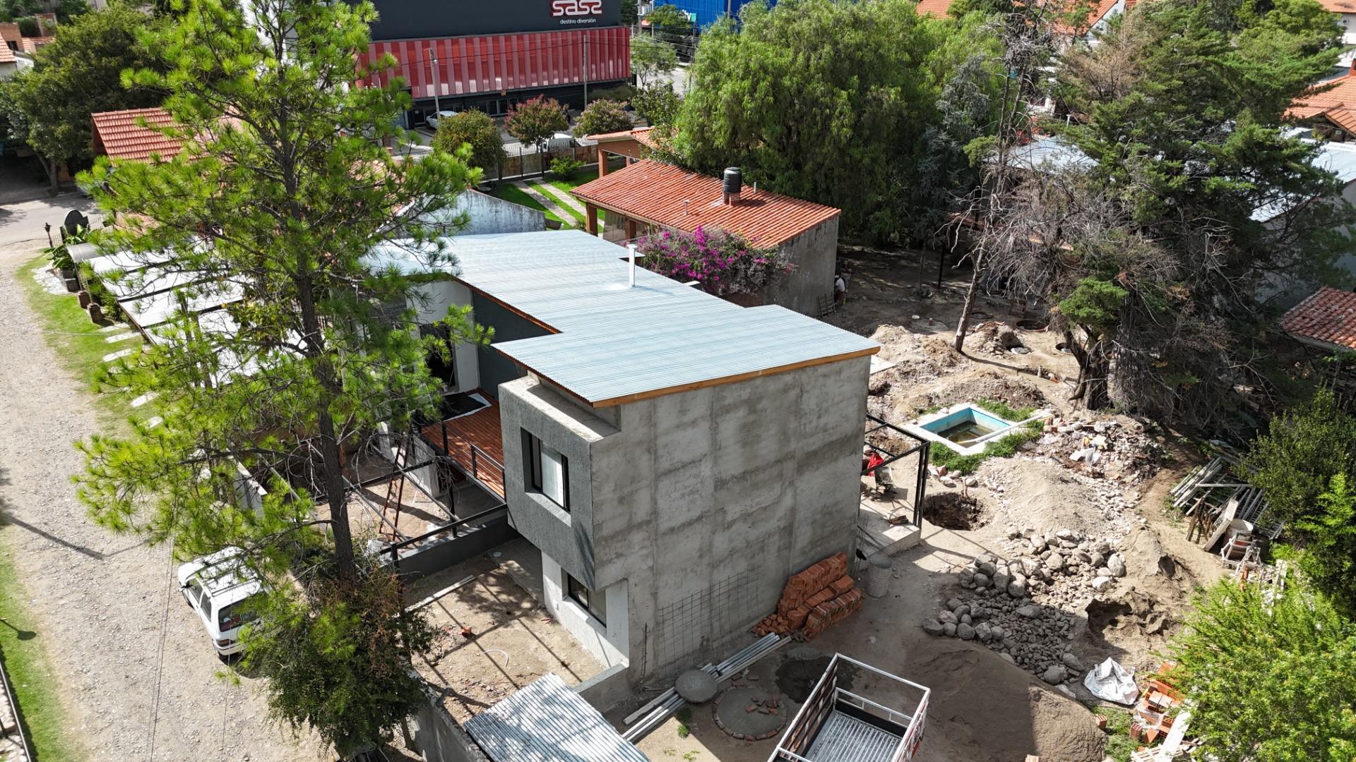 Casa 3 ambientes con 2 baños