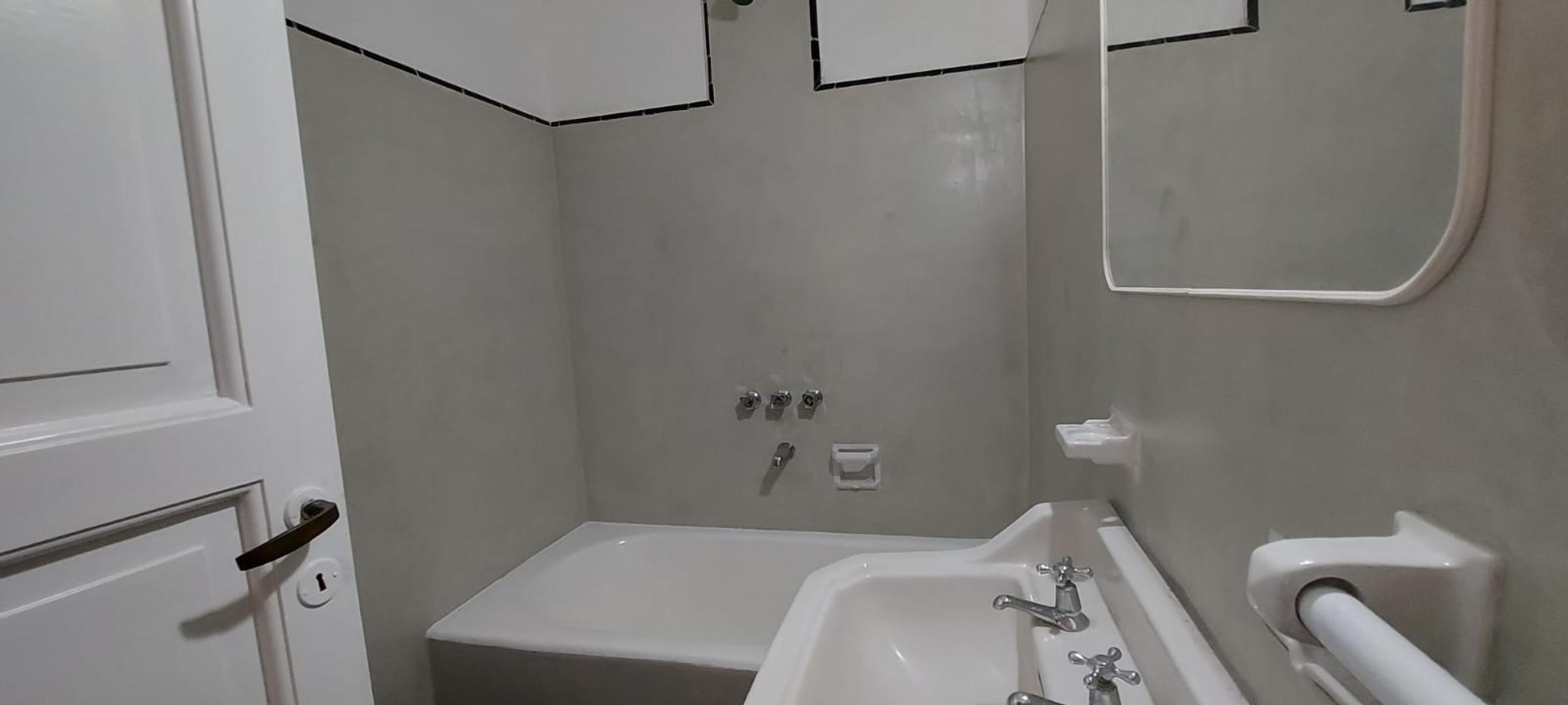 Depto Tipo Casa en Alquiler 50 años