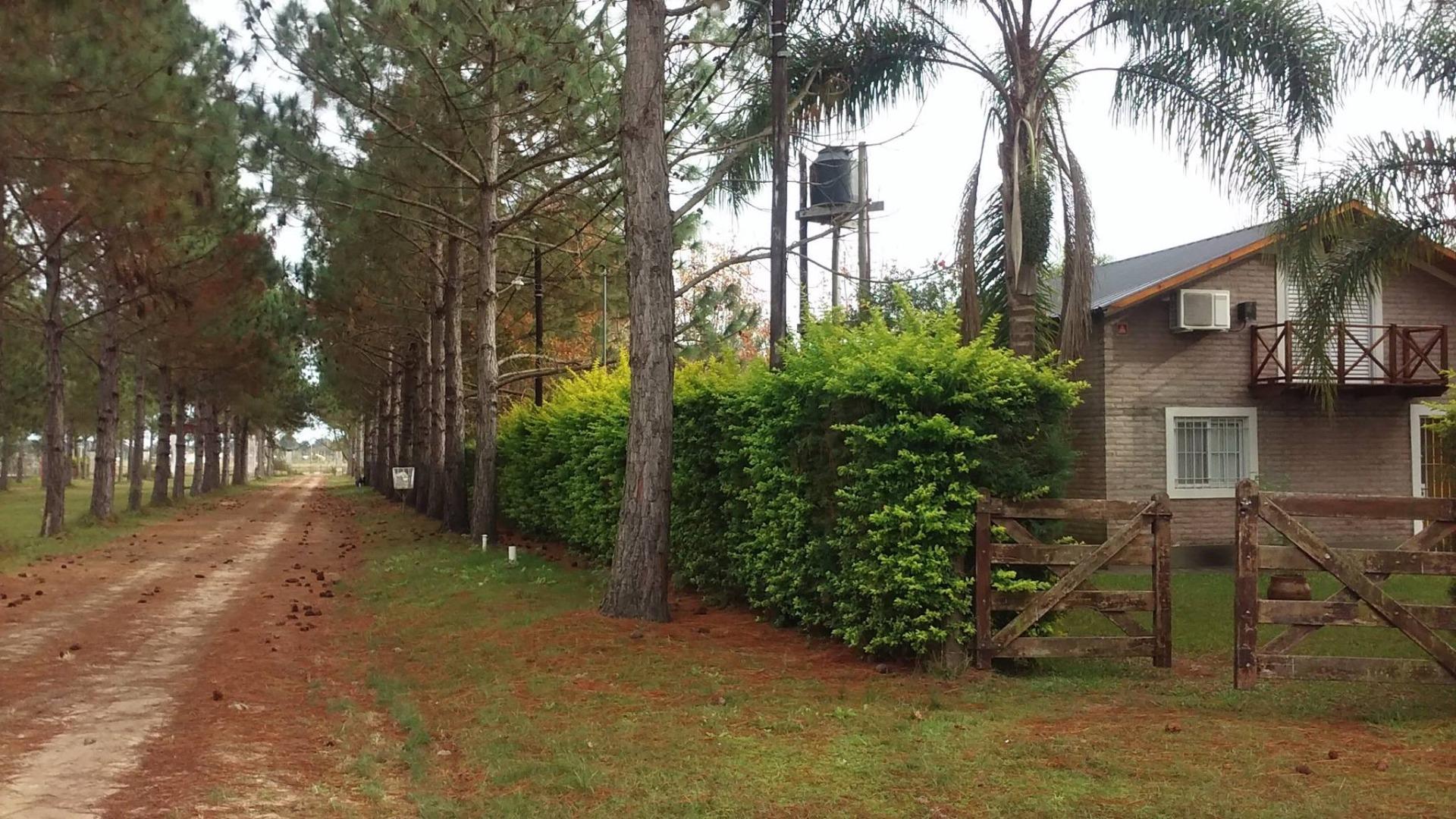 HERMOSO COMPLEJO DE 2 CABAÑAS EN VENTA - ARROYO LEYES