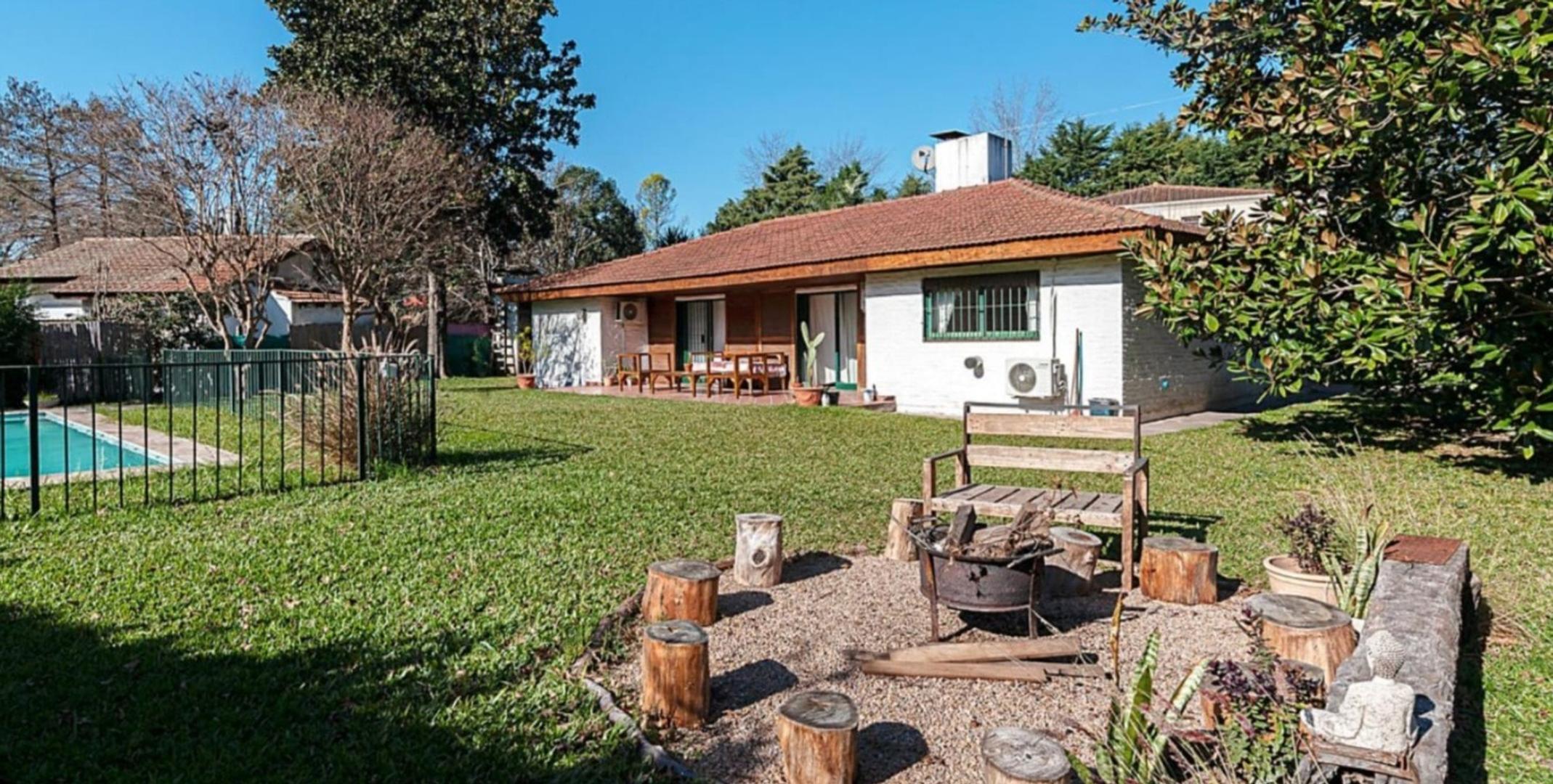 Casa con Pileta y Parque en Pilar APTO CRÉDITO