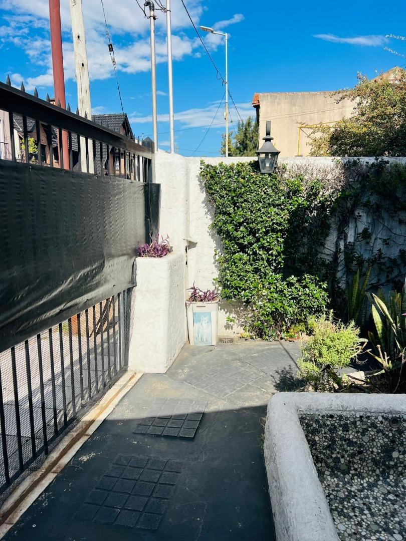 Casa en Alquiler en Villa Sarmiento, $ 1.950.000