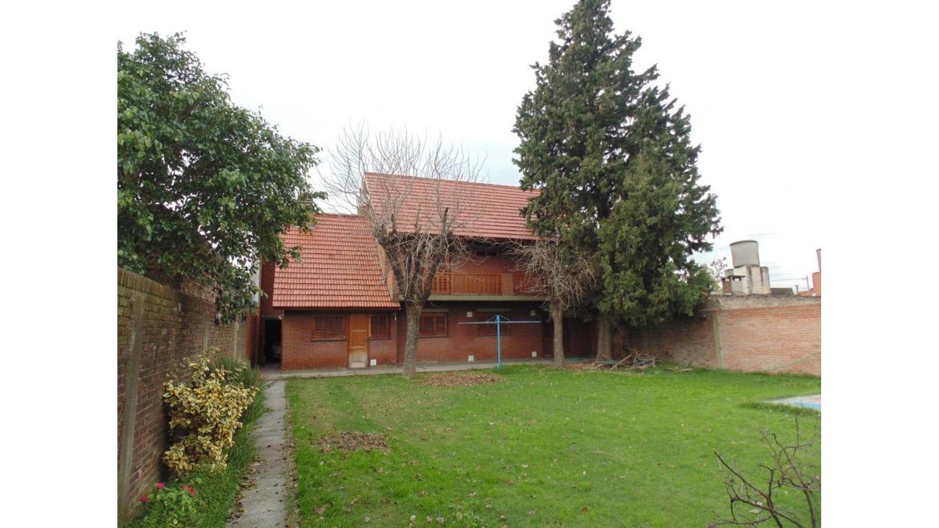 AMPLIO CHALET LOMAS DE ZAMORA