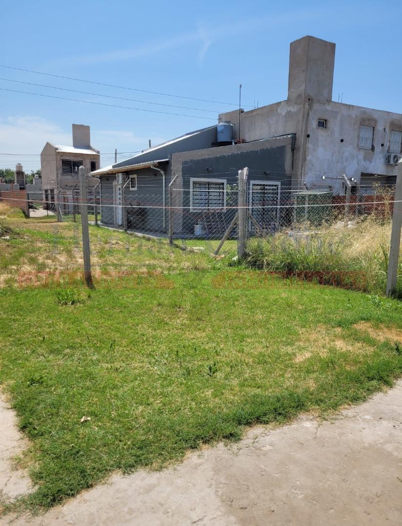 EXCELENTE CASA 2 AMBIENTES EN HURLINGHAM