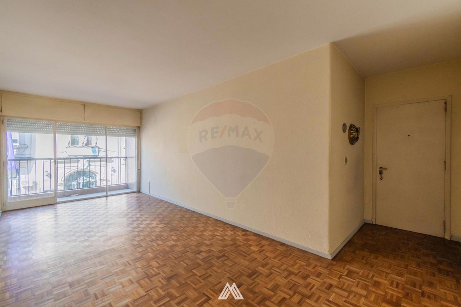 Venta Apartamento 3 dormitorios con balcón Centro