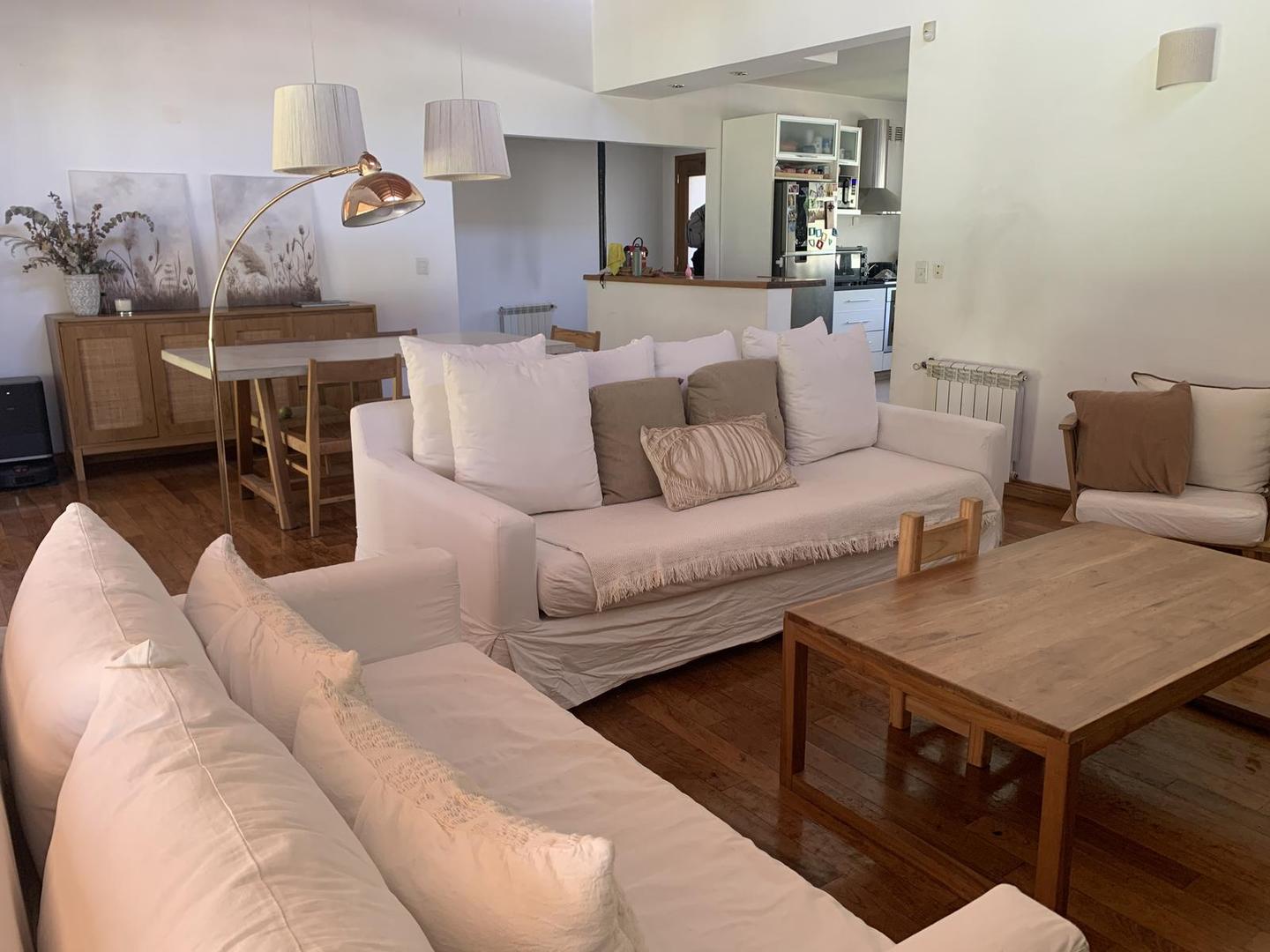 Casa 5 ambientes con 3 baños