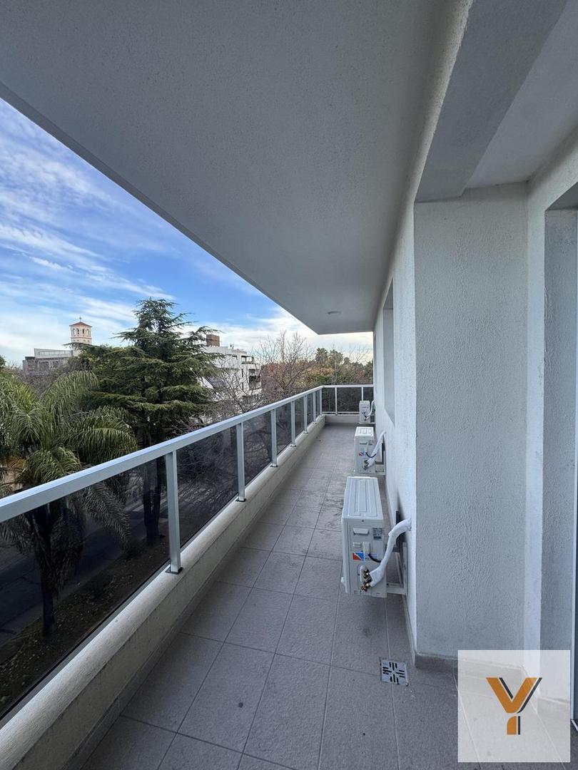 Departamento en Alquiler de 4 ambientes