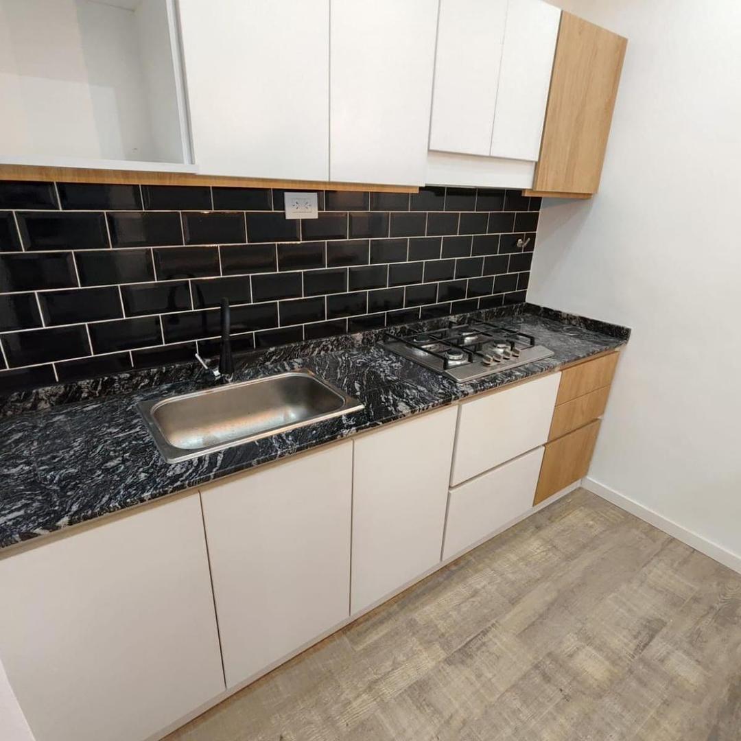 Av Juan B Alberdi 1700