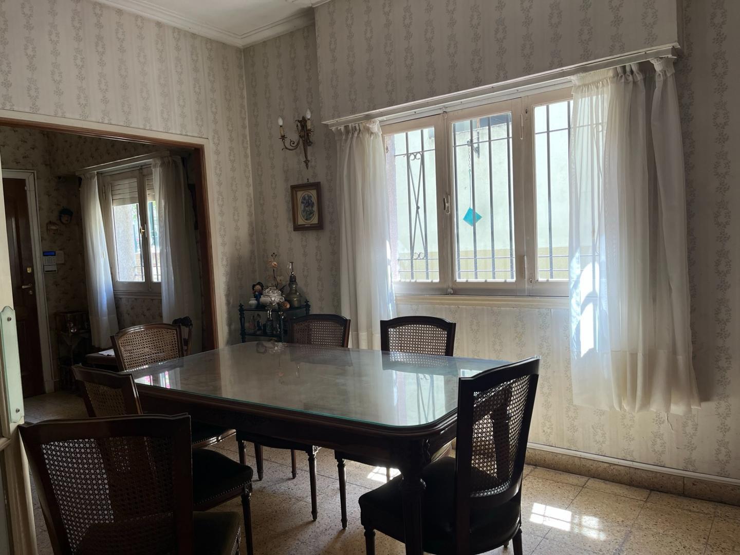 Casa en Venta en Adrogue, USD 190.000