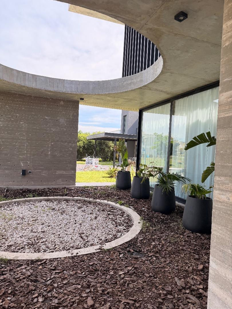 Los Robles 5901 Terralagos