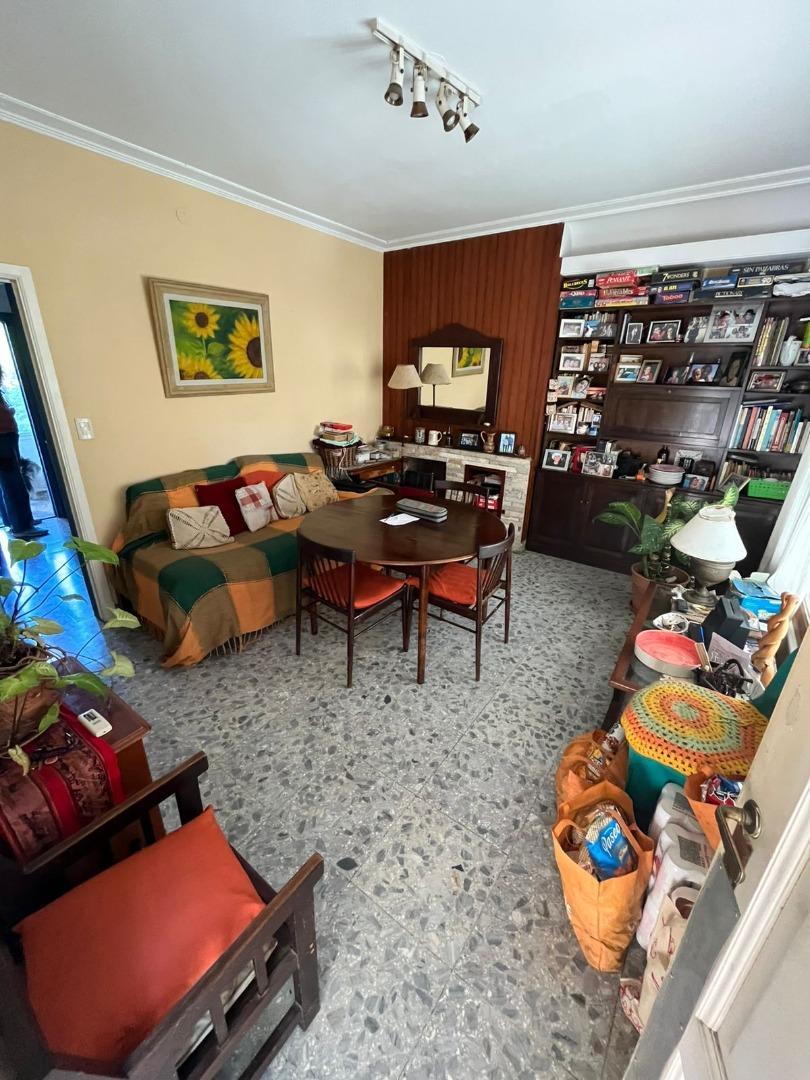 CASA 3 AMBIENTES  EXCELENTE UBICACION