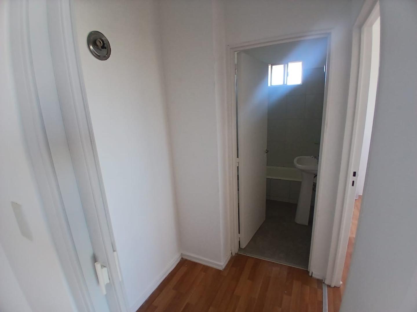 Departamento en Alquiler en Villa Pueyrredon, $ 600.000