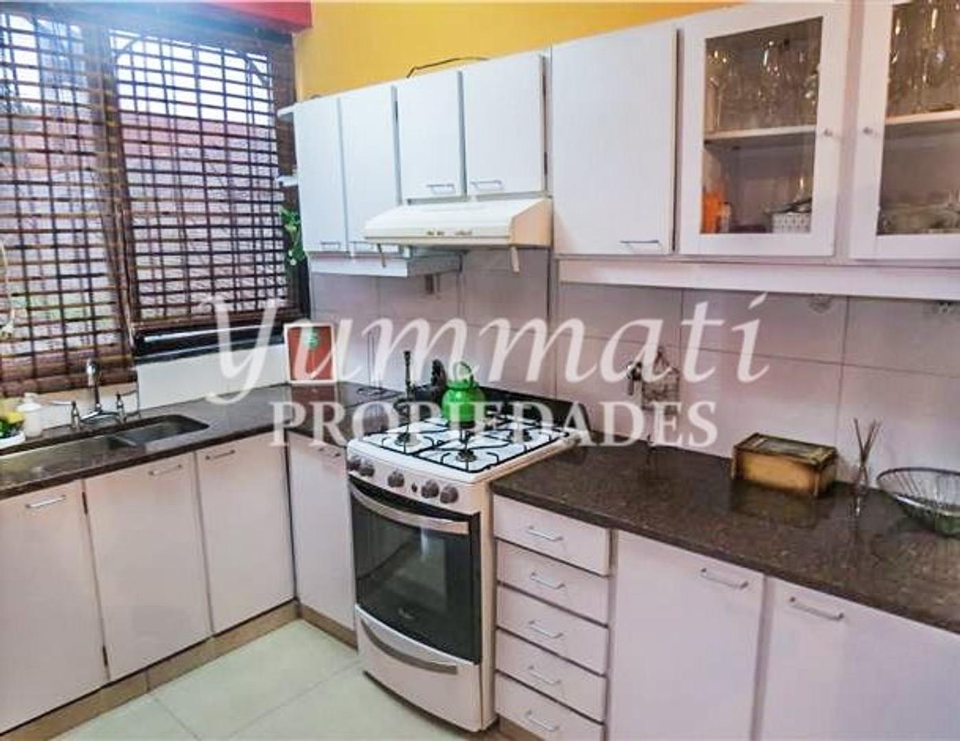 Casa 3 ambientes con 2 baños