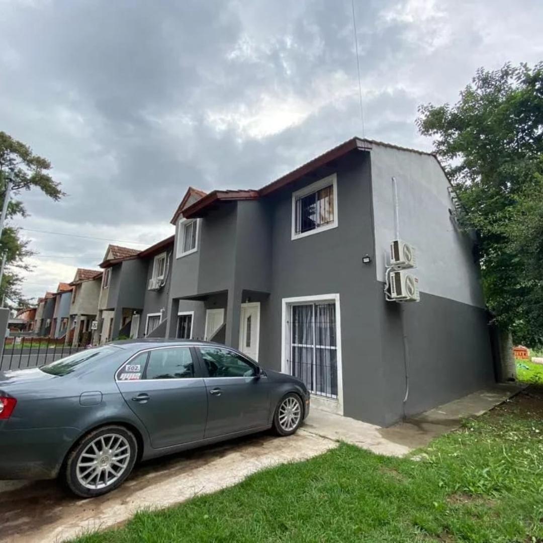 VENTA DE DUPLEX CON PATIO Y COCHERA EN EL BARRIO SAN RAFAEL