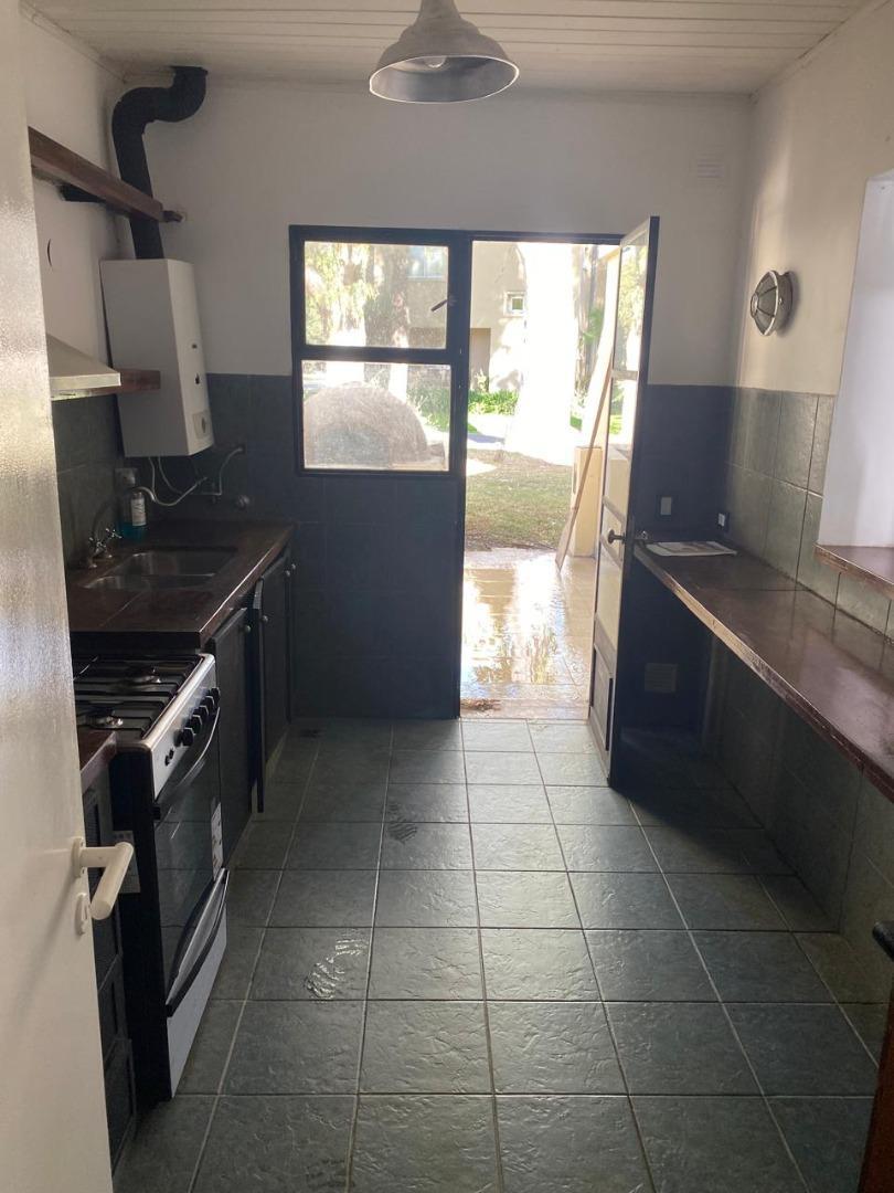 Casa 3 ambientes con 2 baños