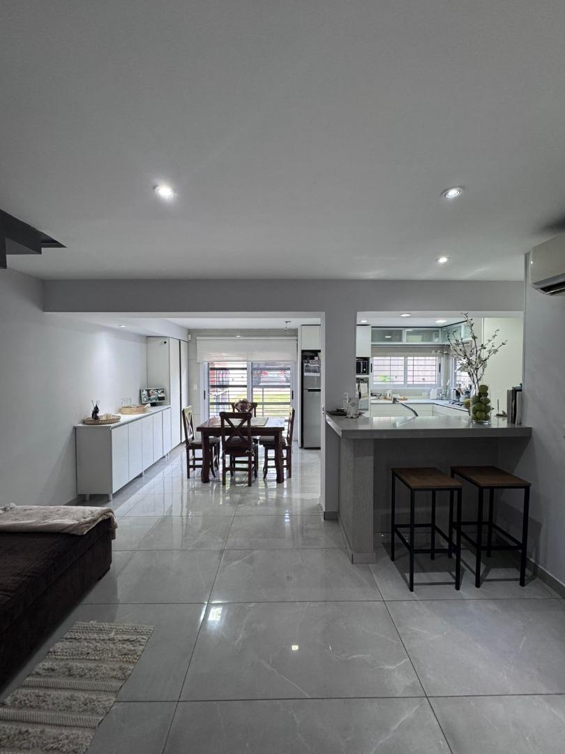 VENTA IMPECABLE CASA APTA CRÉDITO