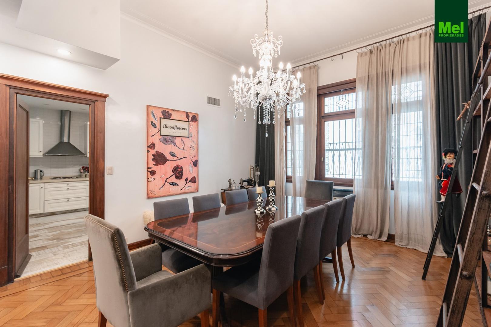 Casa 7 ambientes con 6 baños