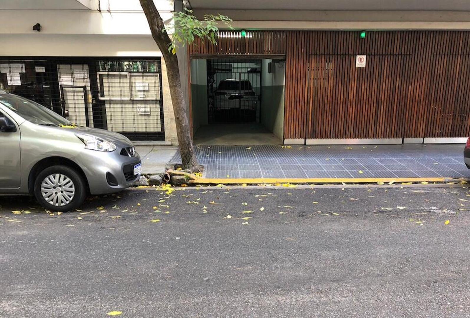 COCHERA EN BELGRANO.PLANTA BAJA .ENTRADA INDEPENDIENTE