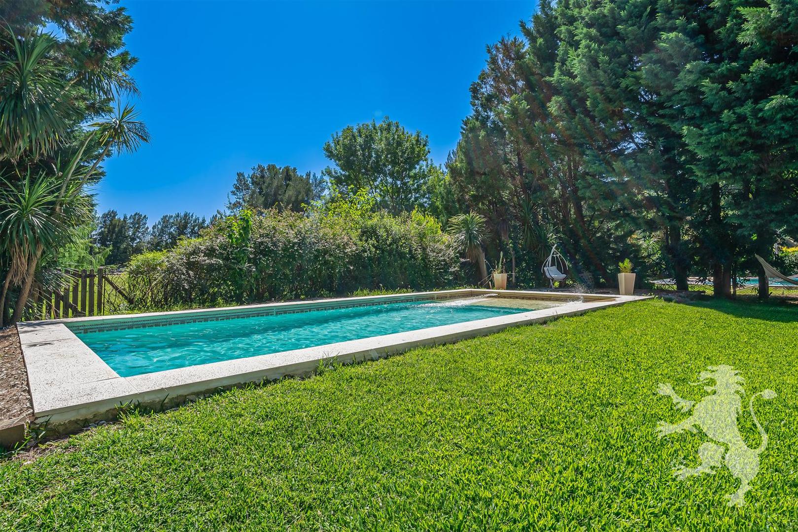 Casa 7 ambientes con 4 baños