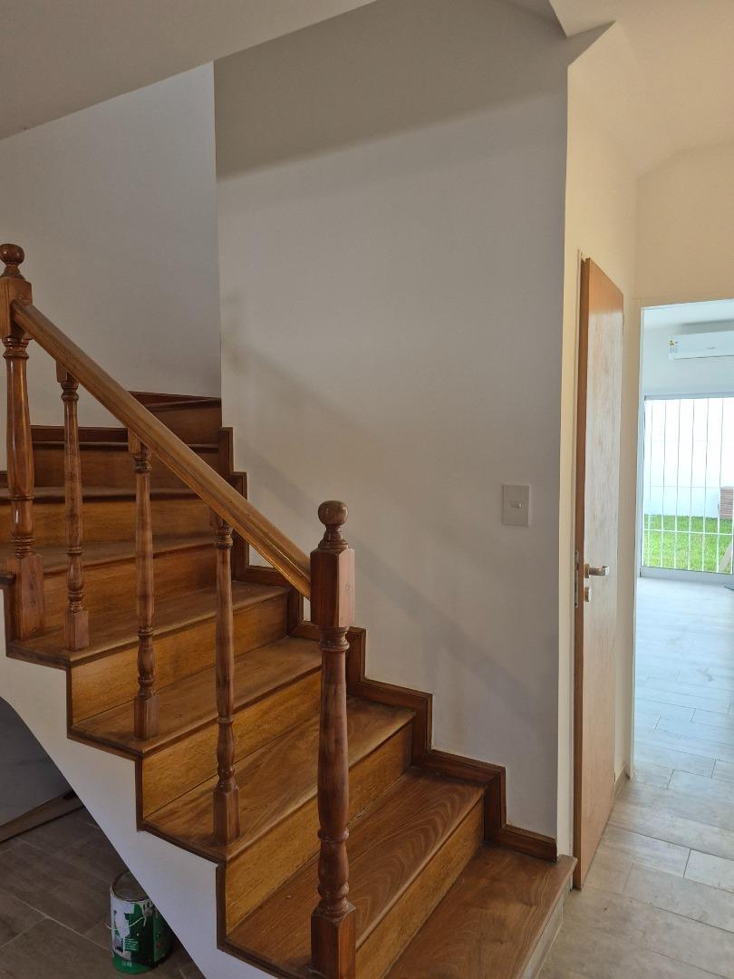 Casa en Alquiler con 1 cochera