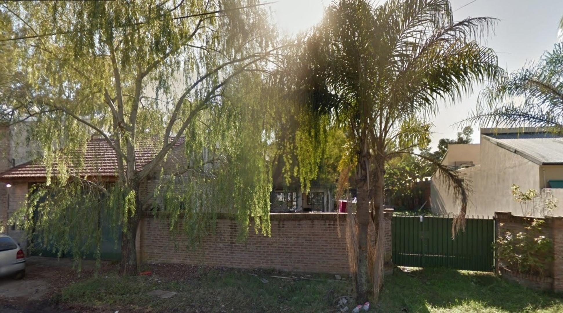 CASA EN VENTA :: UDAONDO :: 5 AMB :: A REFACCIONAR