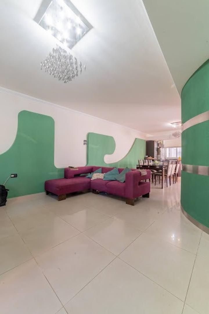 EXCELENTE PROPIEDAD A 70 METROS DE GRAL. PAZ