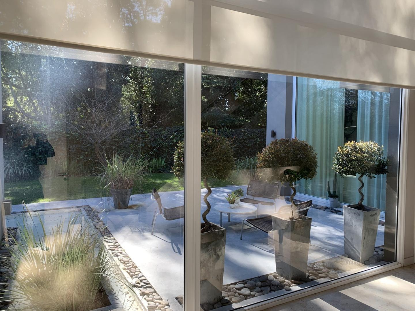 Casa en Venta con 5 cocheras