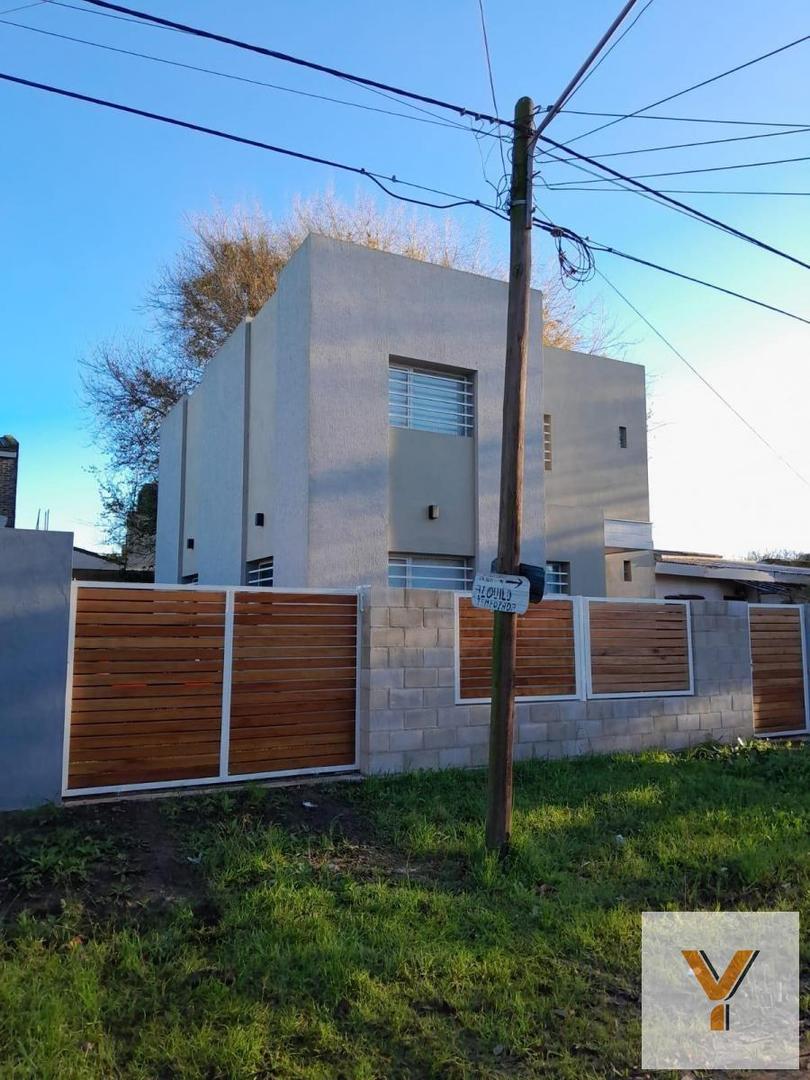 Depto Tipo Casa en Venta de 4 ambientes