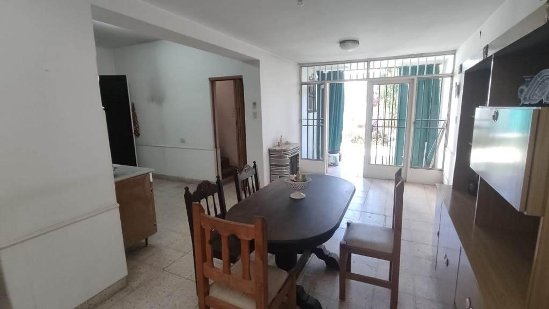 BAJO PALERMO - HERMOSO CHALET ESQUINA EN VENTA