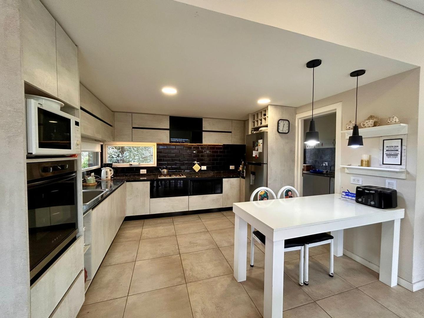 Avenida Las Focas 700