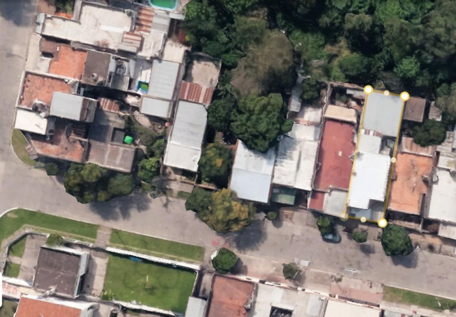 VENTA CASA A REFACCIONAR 4 DORMITORIOS ZONA NORTE