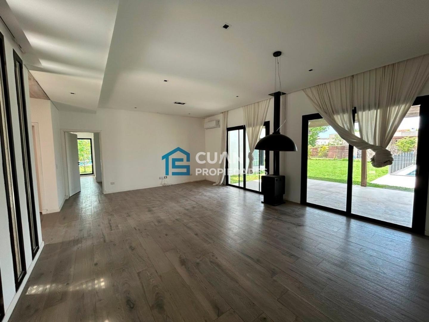 Casa 4 ambientes con 4 baños