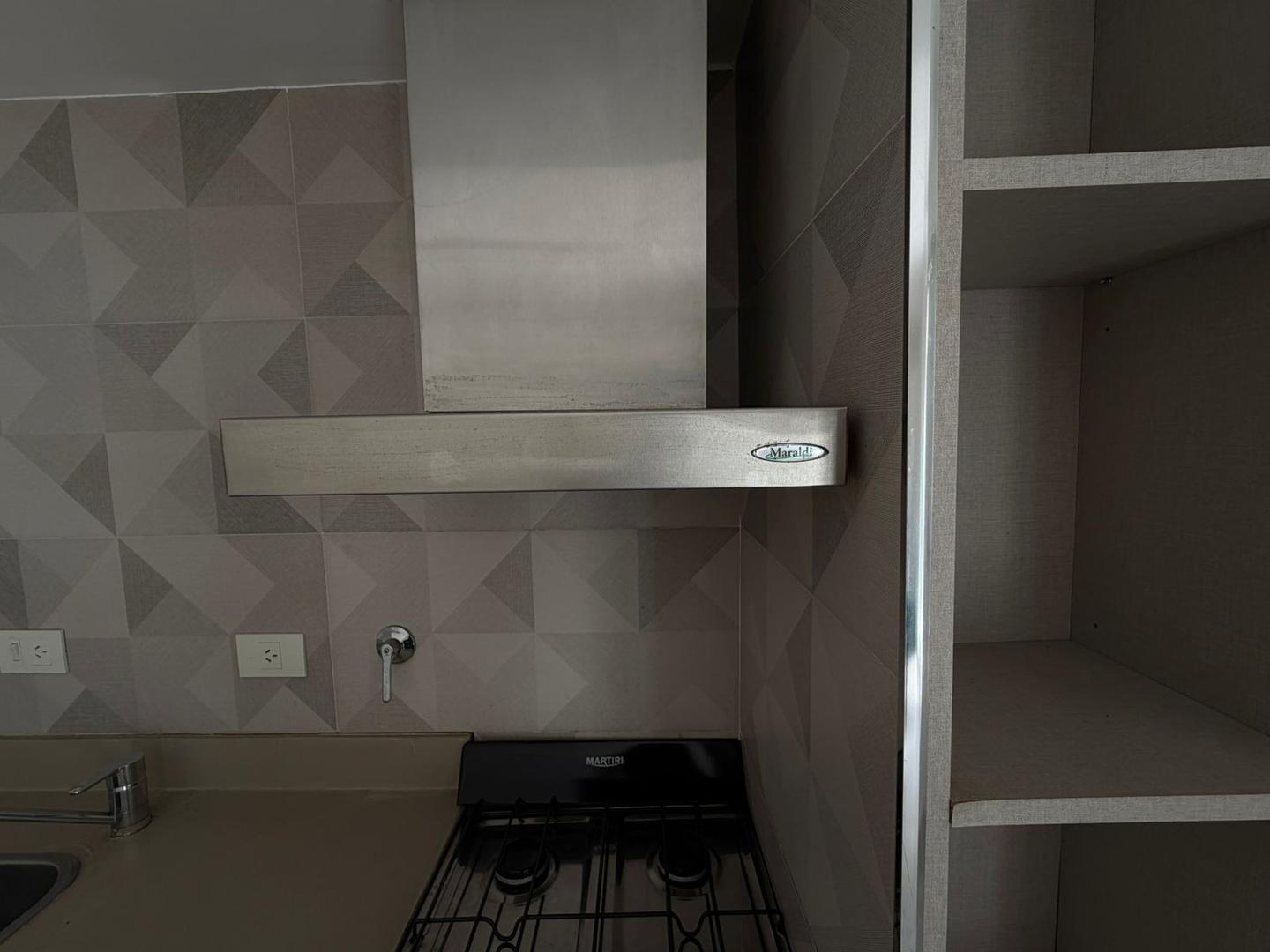 EXCELENTE DEPARTAMENTO 2 AMBIENTES CON PATIO EN ALQUILER