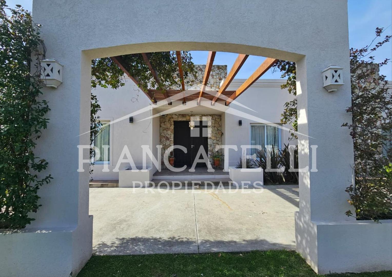 IMPECABLE PROPIEDAD EN UNA PLANTA CON DETALLES DE CATEGORIA