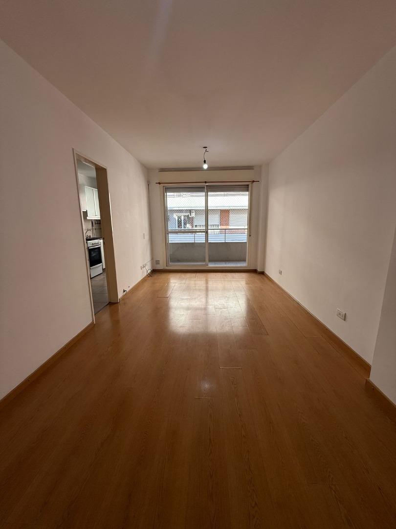 ALQUILER DOS DORM COCHERA CORRIENTES 1554