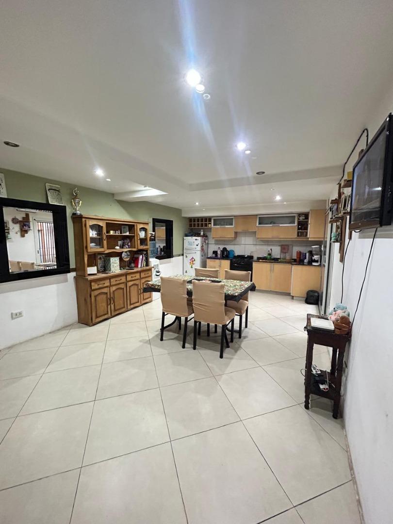 PH EN VENTA TIPO CASA DE 4 AMBIENTES SCALABRINI ORTIZ 693
