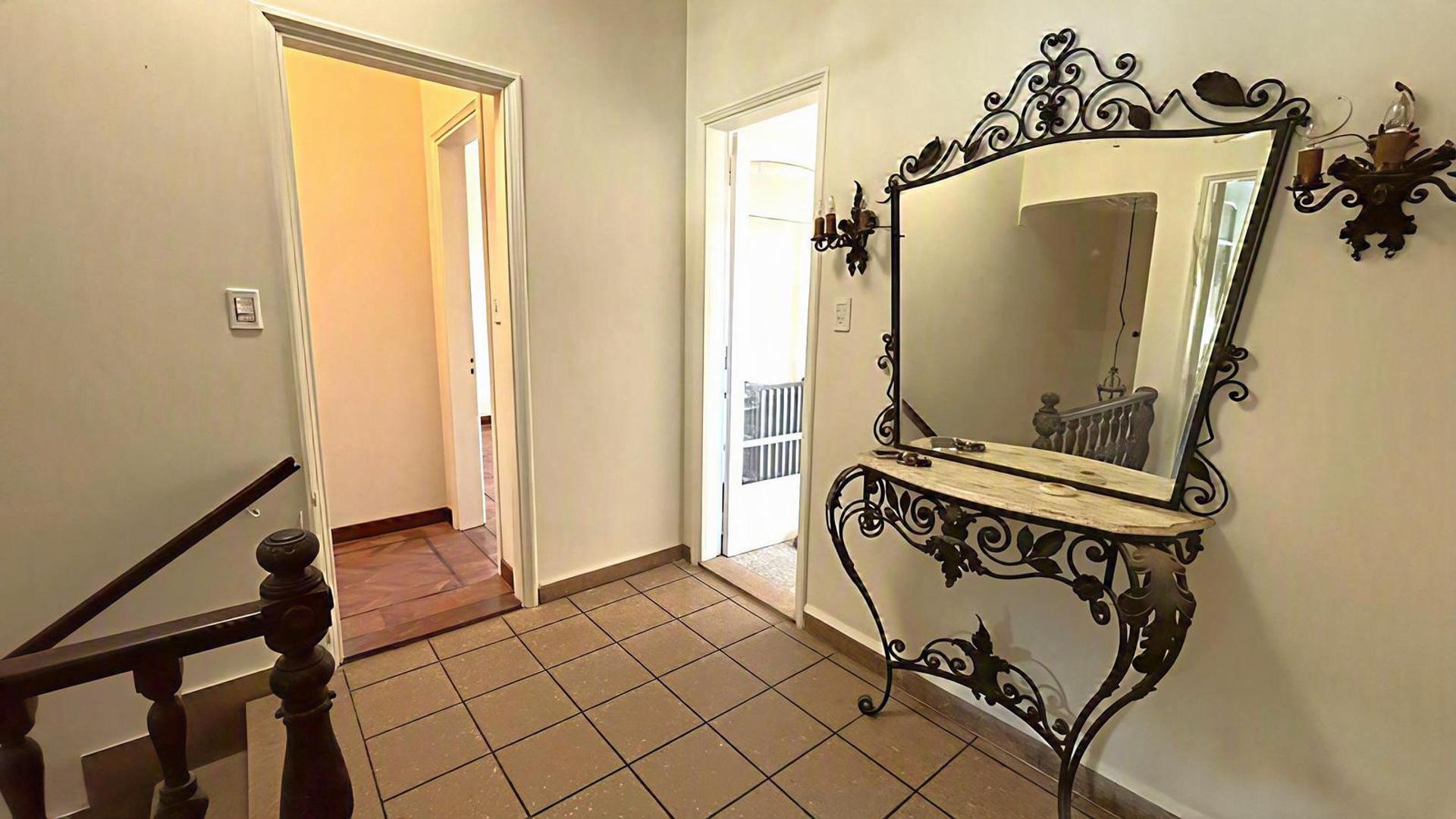 Casa 5 ambientes con 2 baños