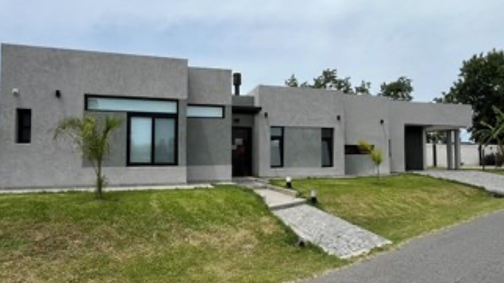 Venta Casa 4 Ambientes Barrio Privado Berazategui